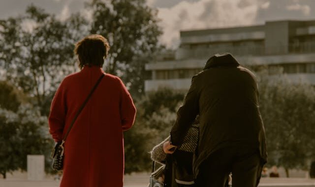 La importancia del cuidado profesional de personas mayores en el entorno familiar